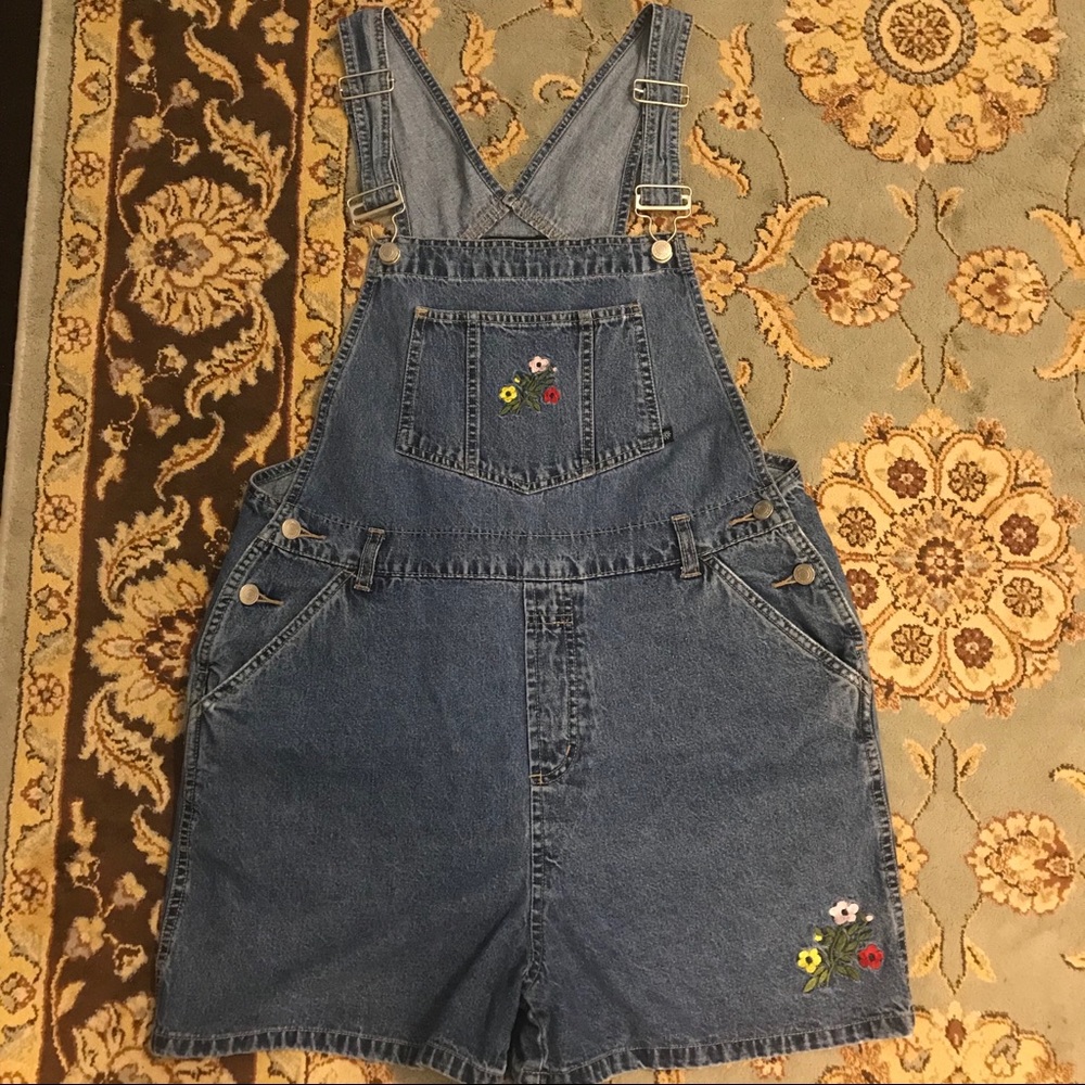 No Boundaries embroidered denim short overalls